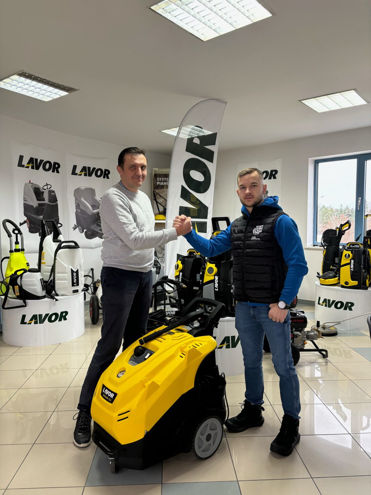 LavorWash Wspiera Vadima Tarasenko – Partnerstwo Pełne Pasji i Mocy na Torze Żużlowym